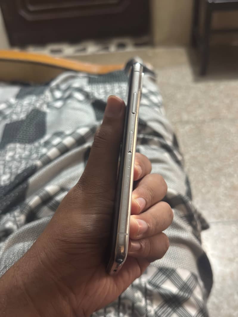 Apple iPhone X 2