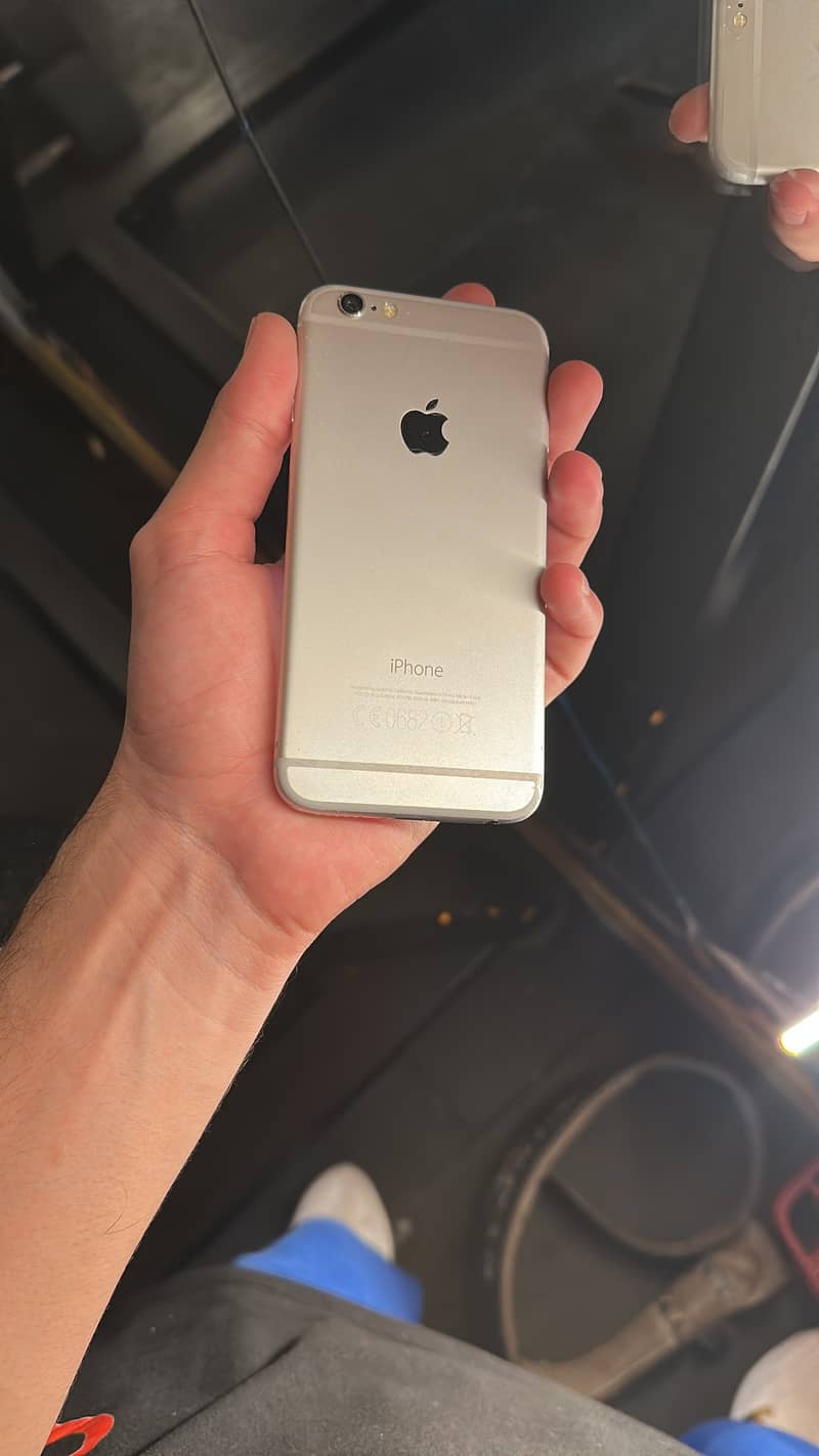 Apple iPhone 6 0