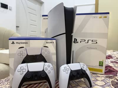 Ps5 only 1tb with two controler