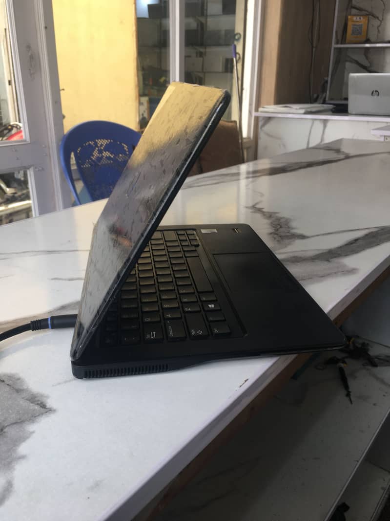 Dell 7250 2