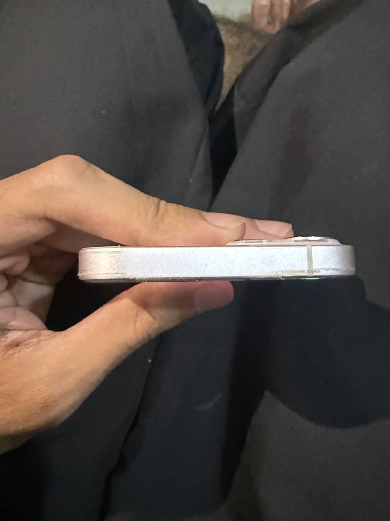 Apple iPhone 13 3