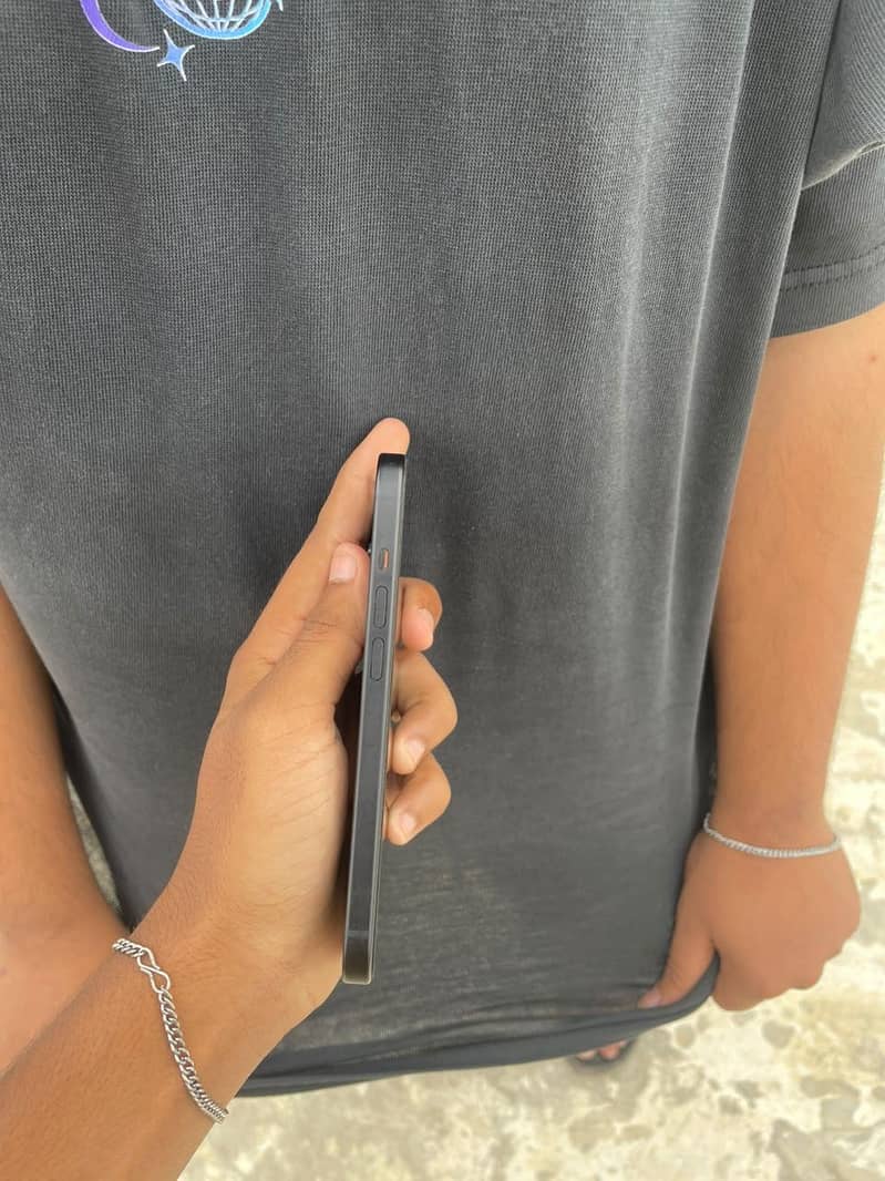 Apple iPhone 15 6
