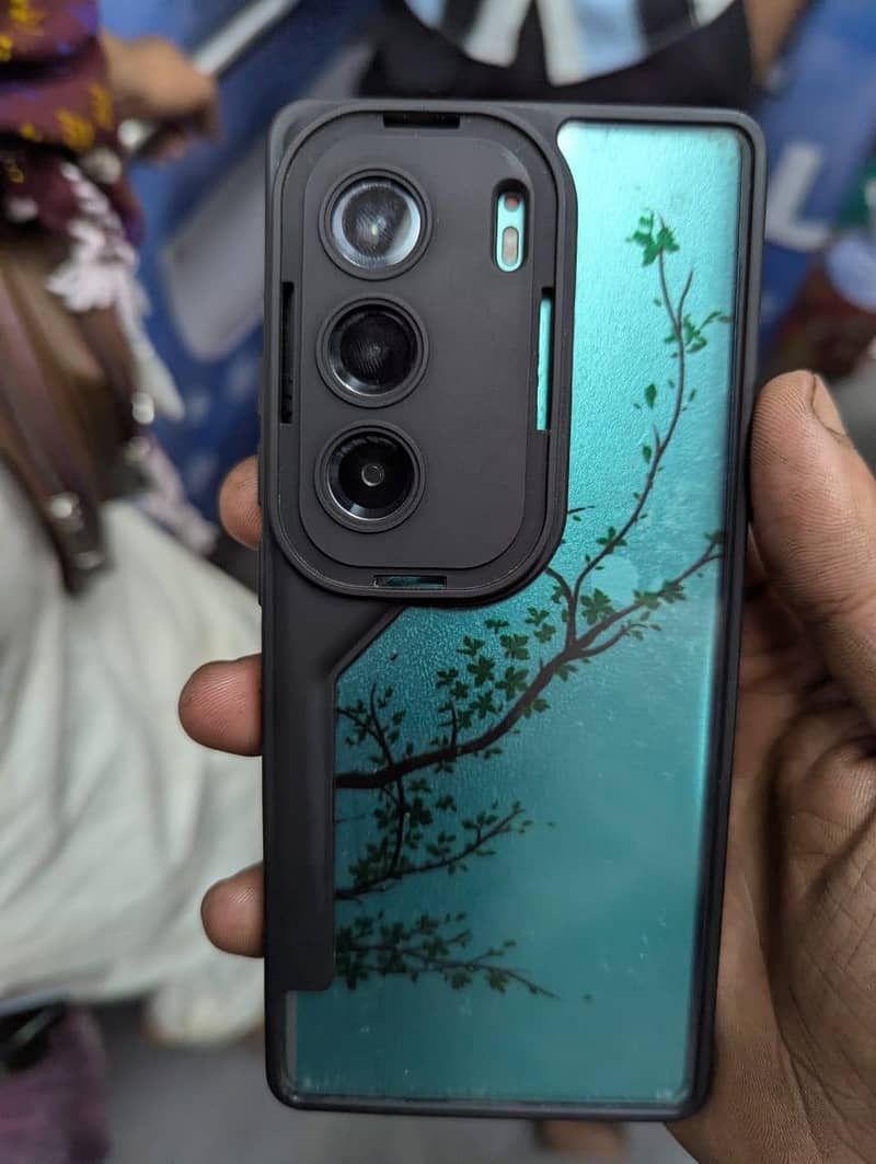 Tecno CAMON 40 Pro 11