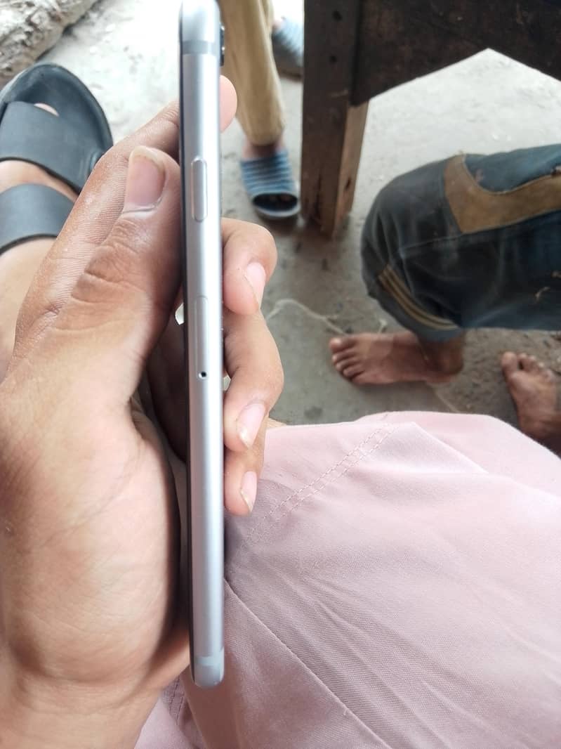 Apple iPhone 6S 3