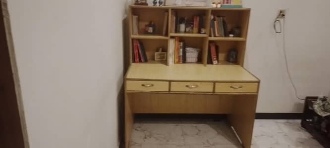 Study Table with Bookshelf for Sale – Excellent Condition