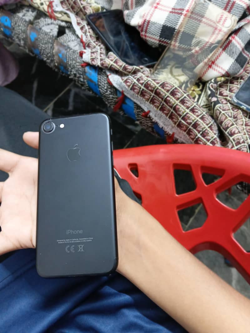 Apple iPhone 7 1