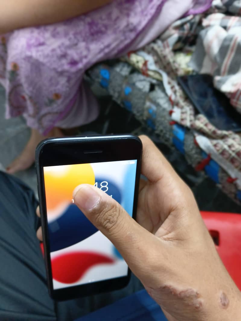 Apple iPhone 7 2