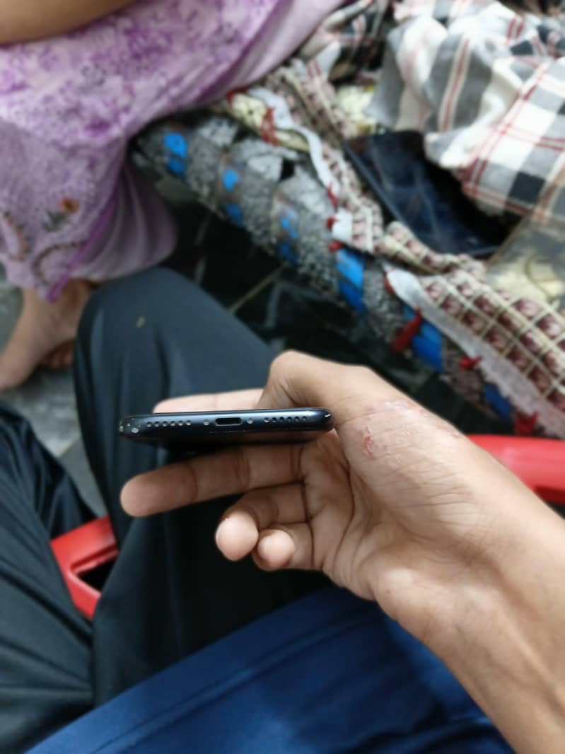 Apple iPhone 7 5