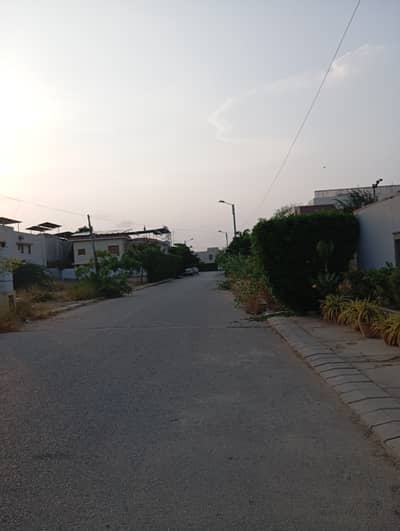 PLOT FOR SALE DHA Phase 8 Location: Zulfiqar Street 3