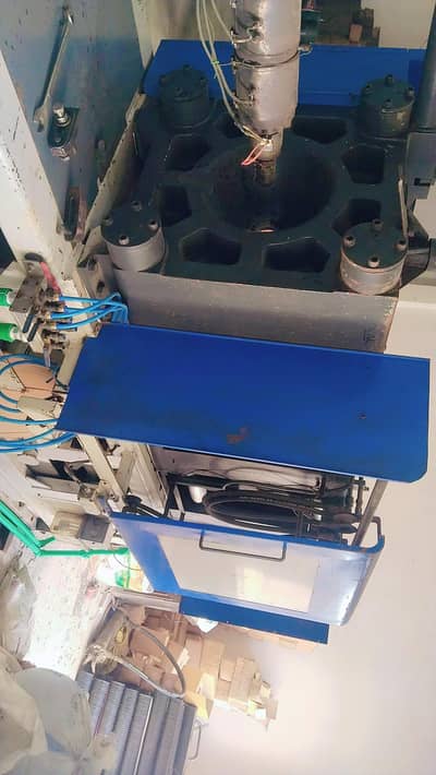 Molding Machine, 180 ton Brand New condition