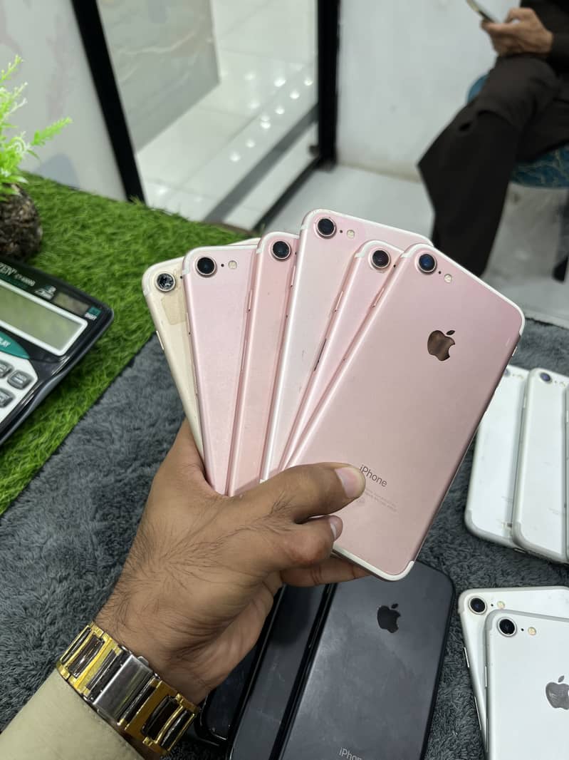 Apple iPhone 8 3