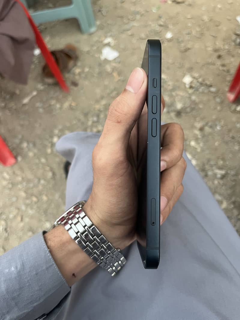 Apple iPhone 13 3