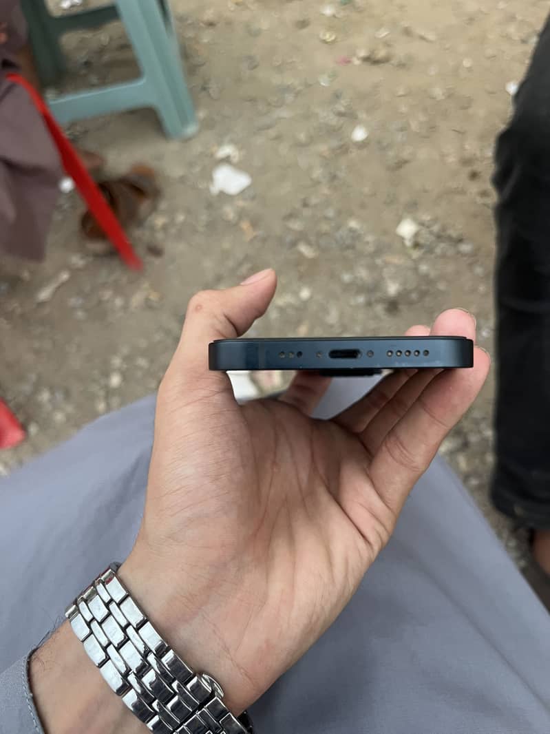 Apple iPhone 13 6