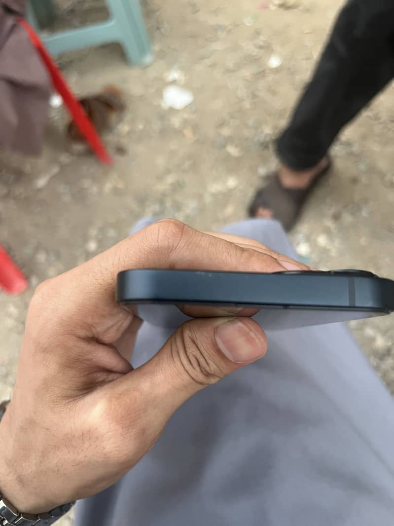 Apple iPhone 13 7
