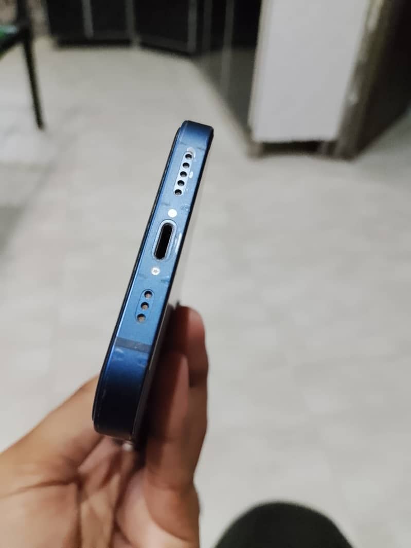 Apple iPhone 12 3