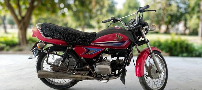 honda 2006 100cc for sale whatsapp 0/3/4/5/1/1/3/1/6/0/7