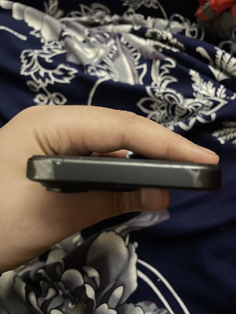 Apple iPhone 15 Pro 1