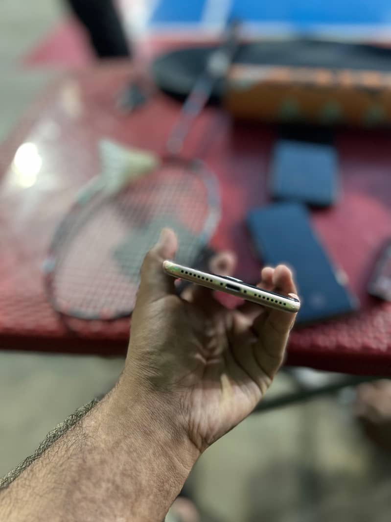 Apple iPhone 8 Plus 4