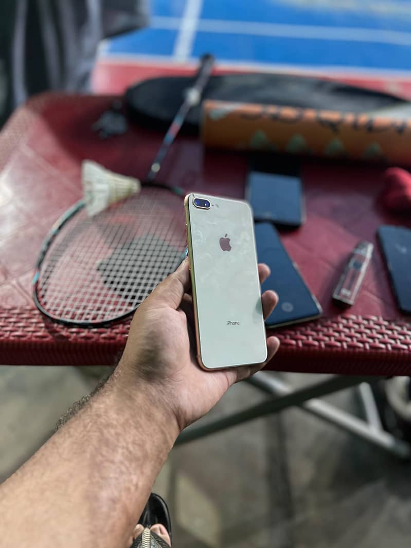 Apple iPhone 8 Plus 7