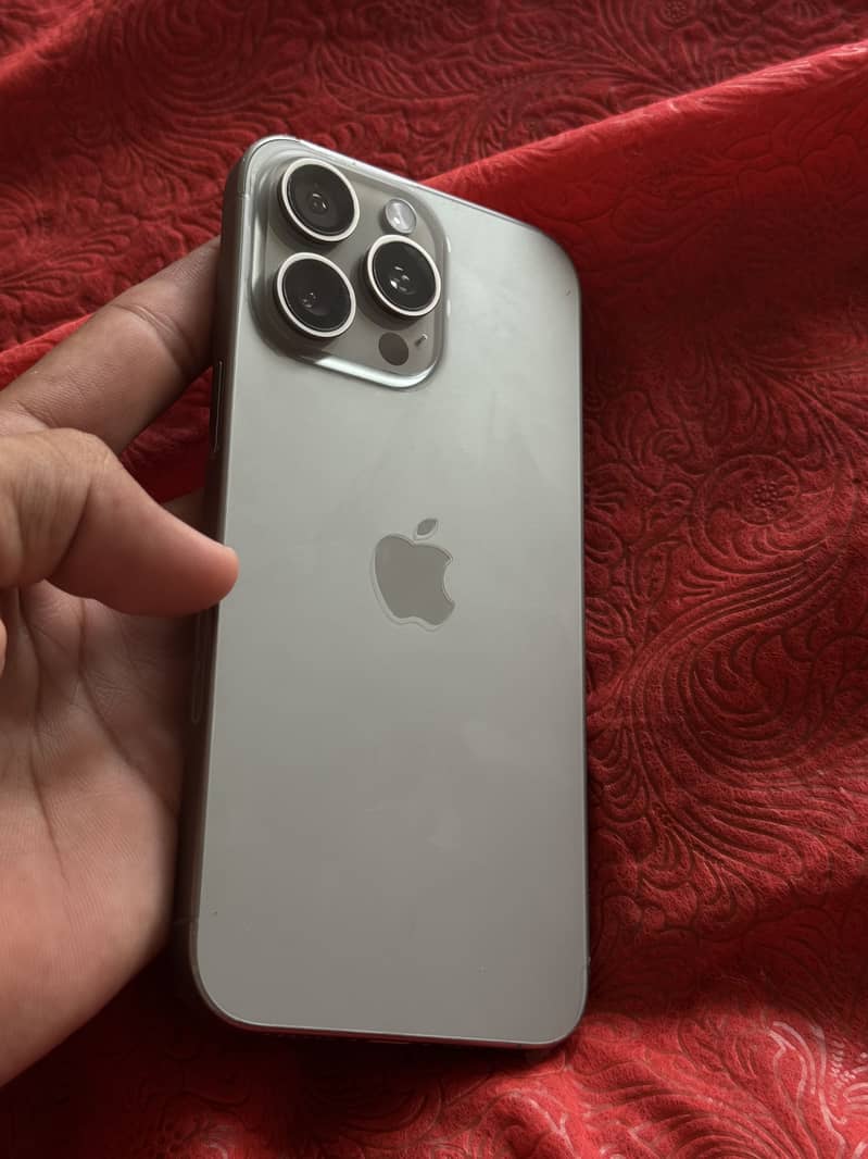 Apple iPhone 15 Pro Max 1
