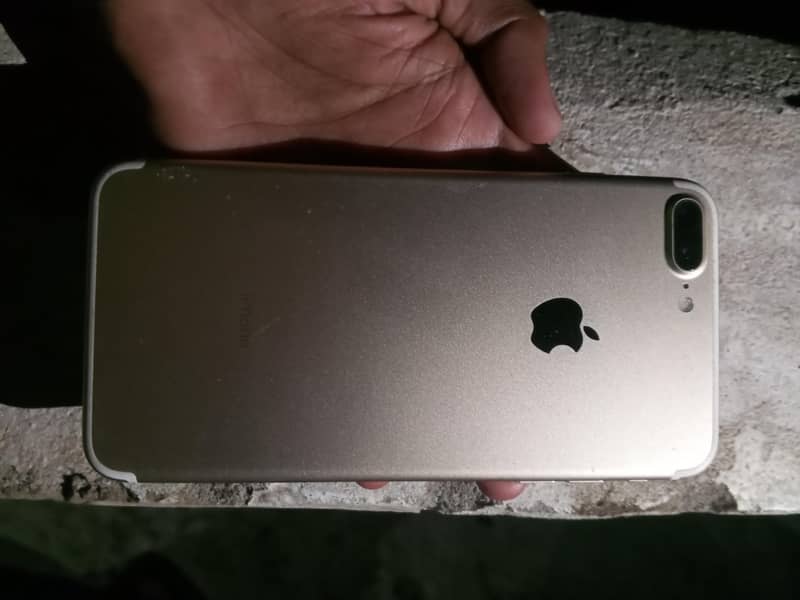 Apple iPhone 7 plus 2