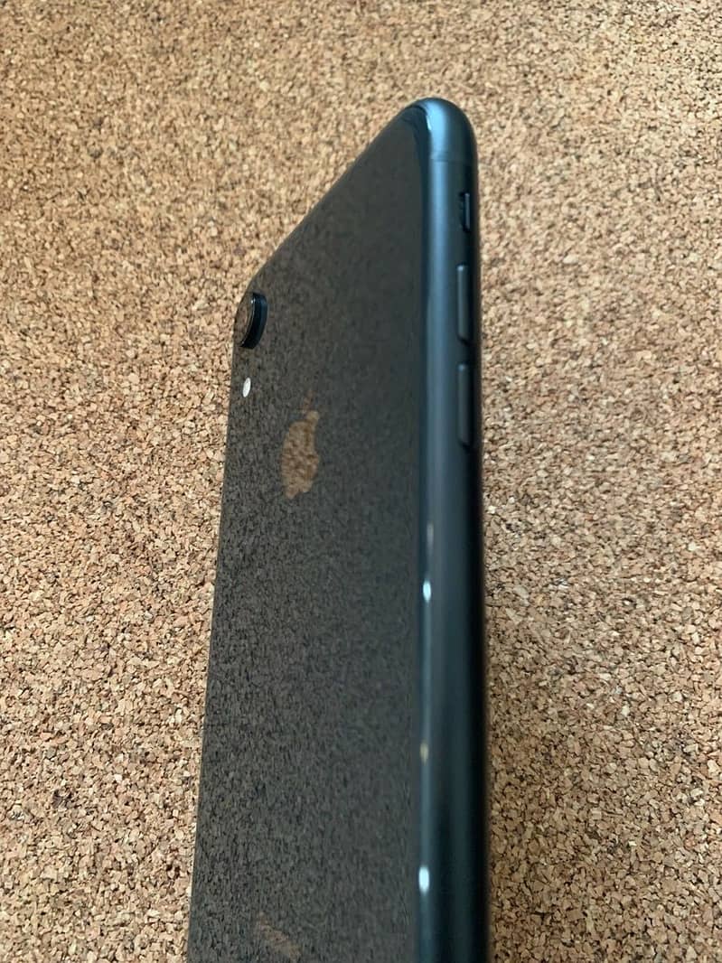 IPhone XR 3
