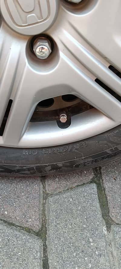 Dunlop Tyres Very good Condition one tyre repaire 3 tyres in good