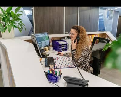 Female Receptionist ki need h Spa Saloon main
