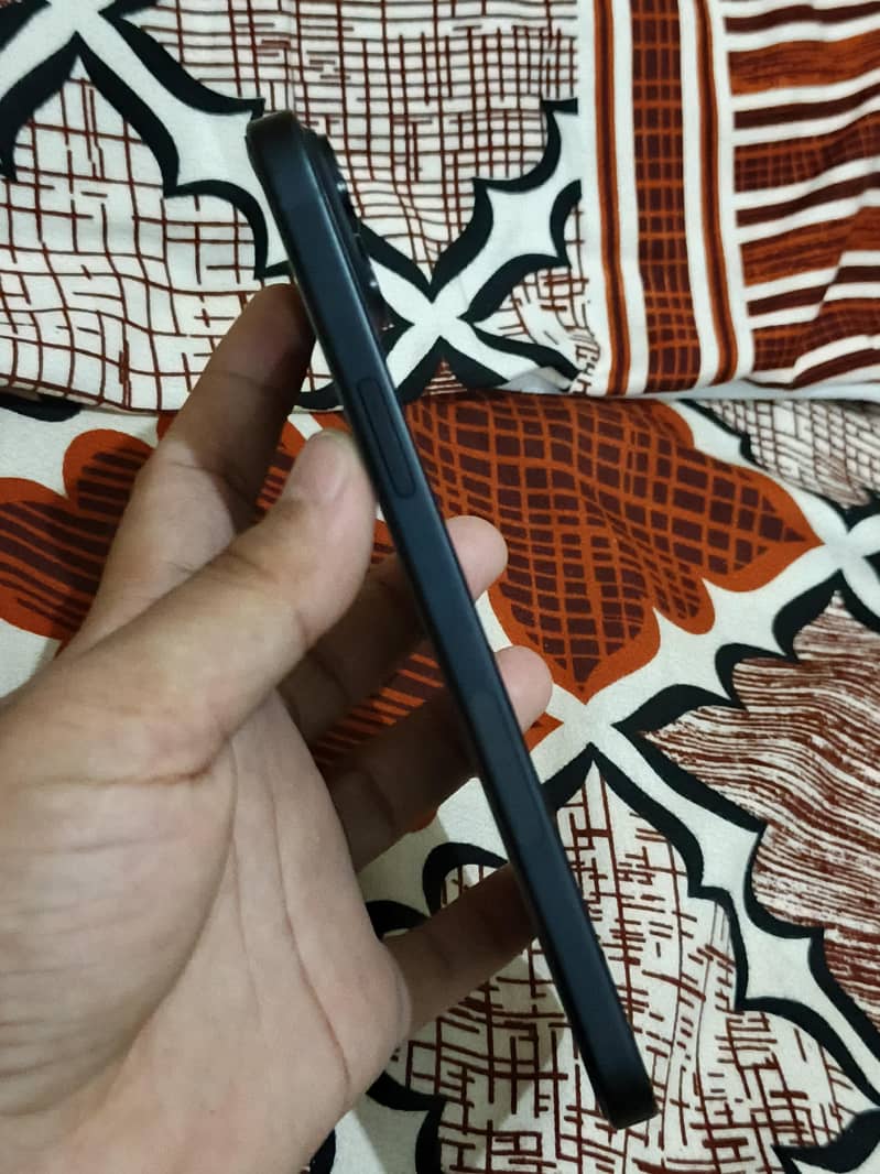 Apple iPhone 15 plus 2