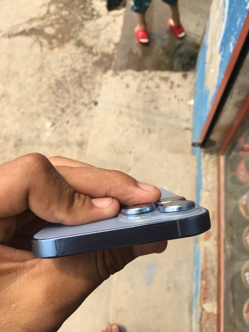 Apple iPhone 13 Pro Max 1
