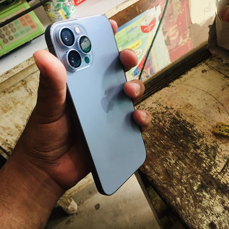 Apple iPhone 13 Pro Max 5