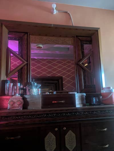 dressing mirror
