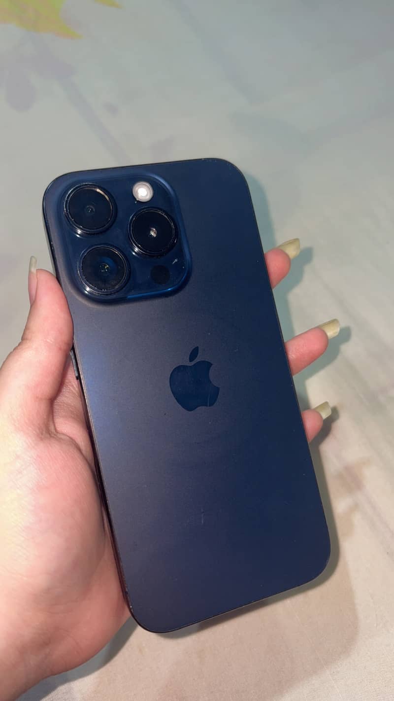 Apple iPhone 15 Pro 1