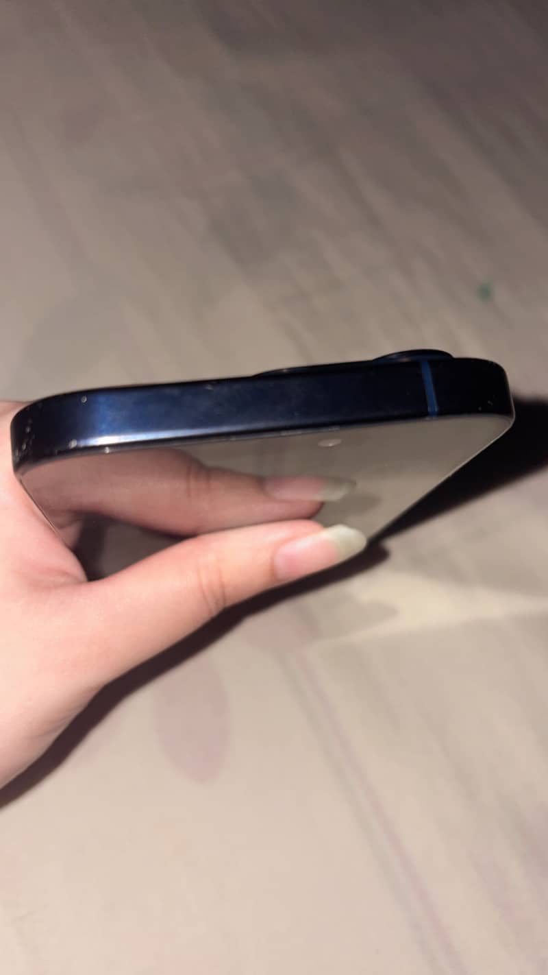 Apple iPhone 15 Pro 3