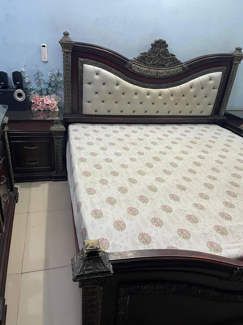 bed set , Almari, Dressing, showcase 4
