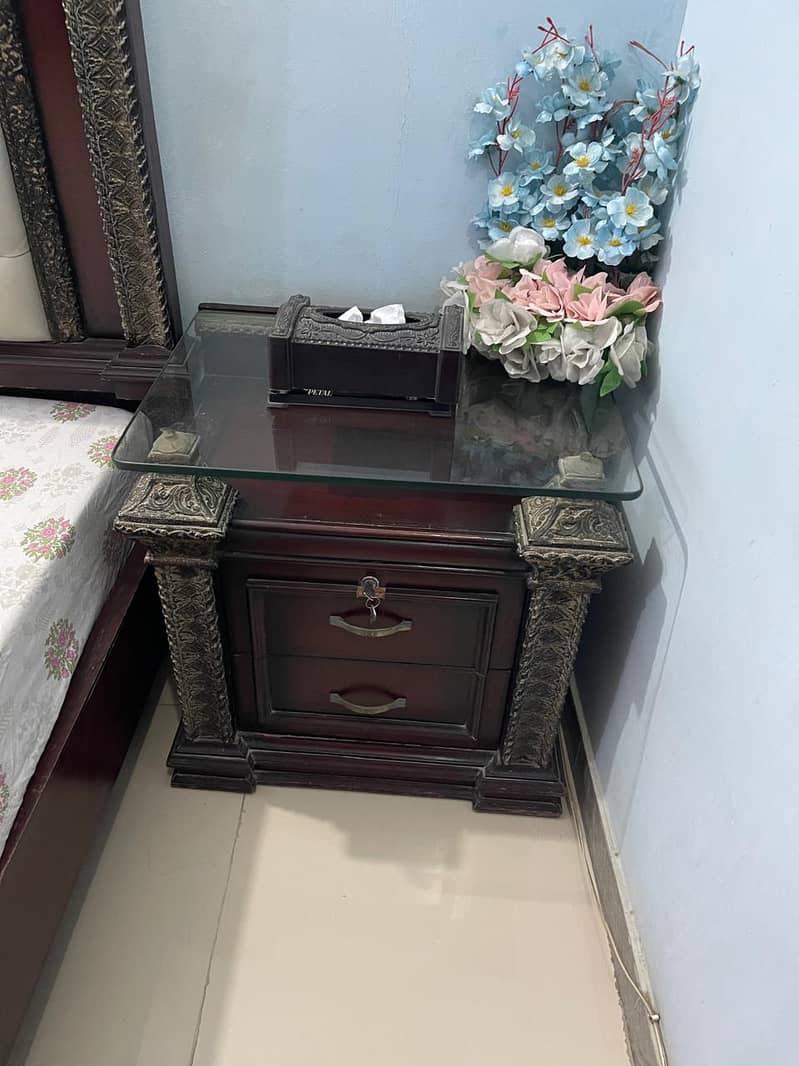 bed set , Almari, Dressing, showcase 7