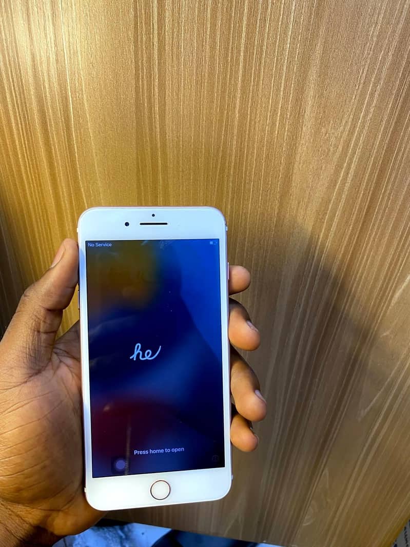 Apple iPhone 7 Plus 2