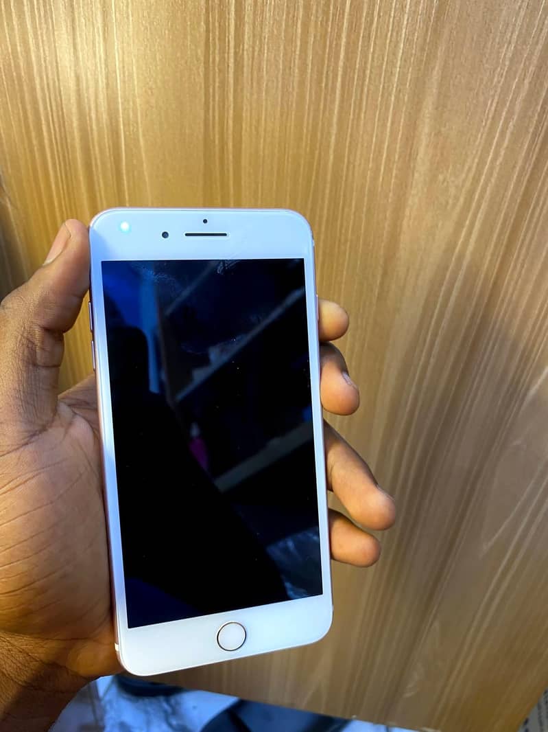 Apple iPhone 7 Plus 3