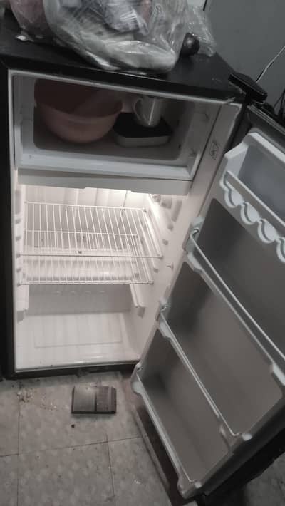 refrigerator fridge 10/9 condition full geniun
