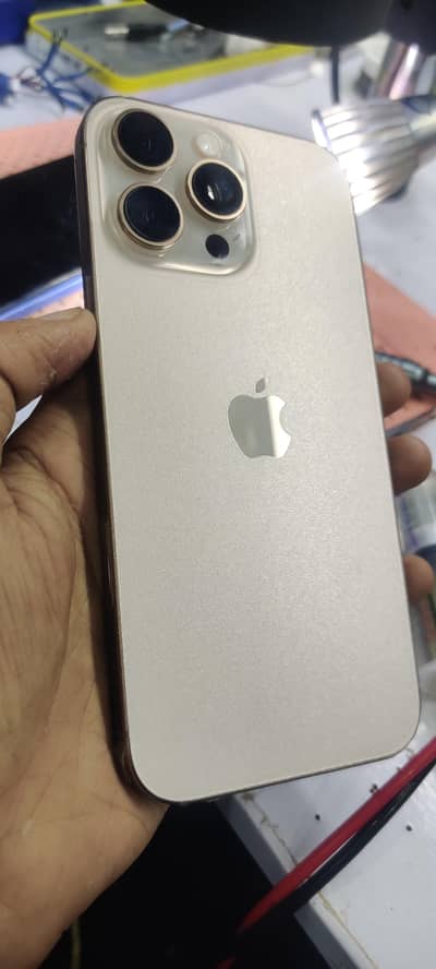 Apple iPhone 16 Pro Max