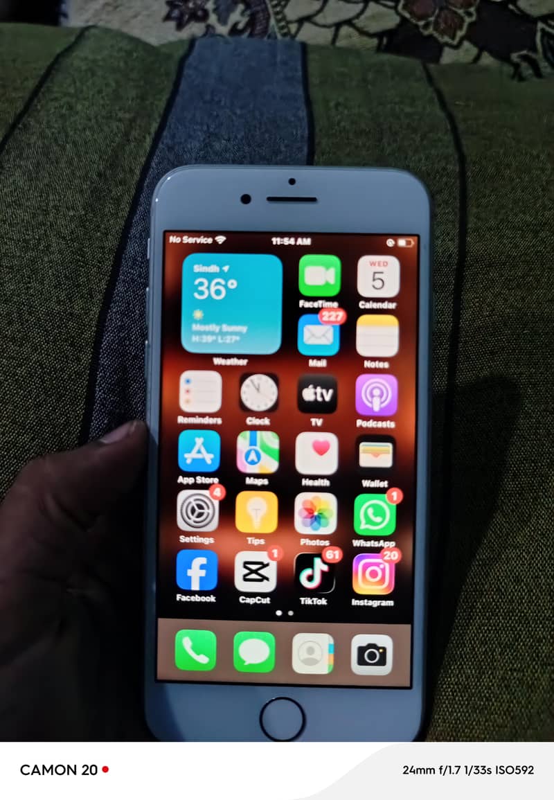 Apple iPhone 8 3
