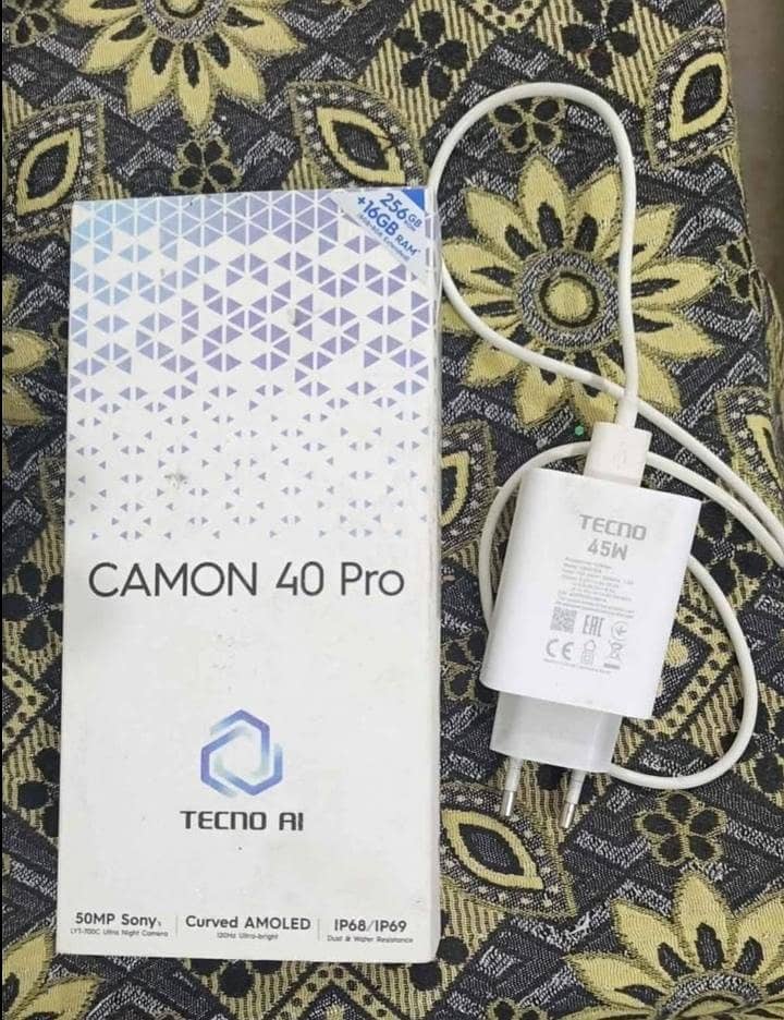 Tecno CAMON 40 Pro 0