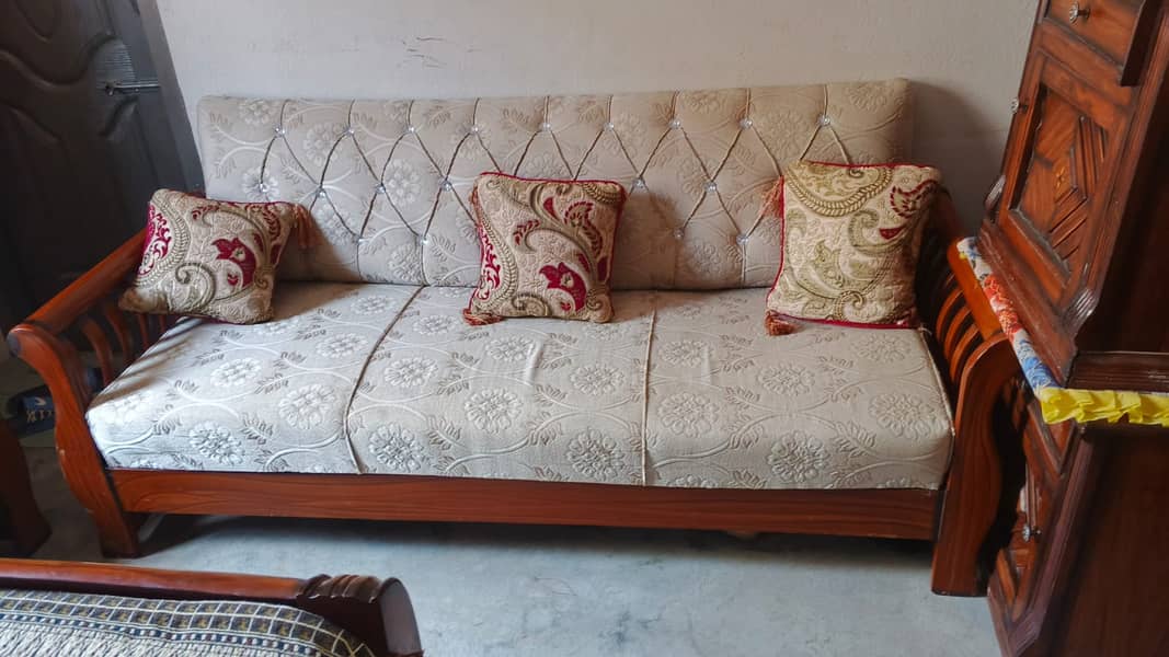 5 seater sofa 0
