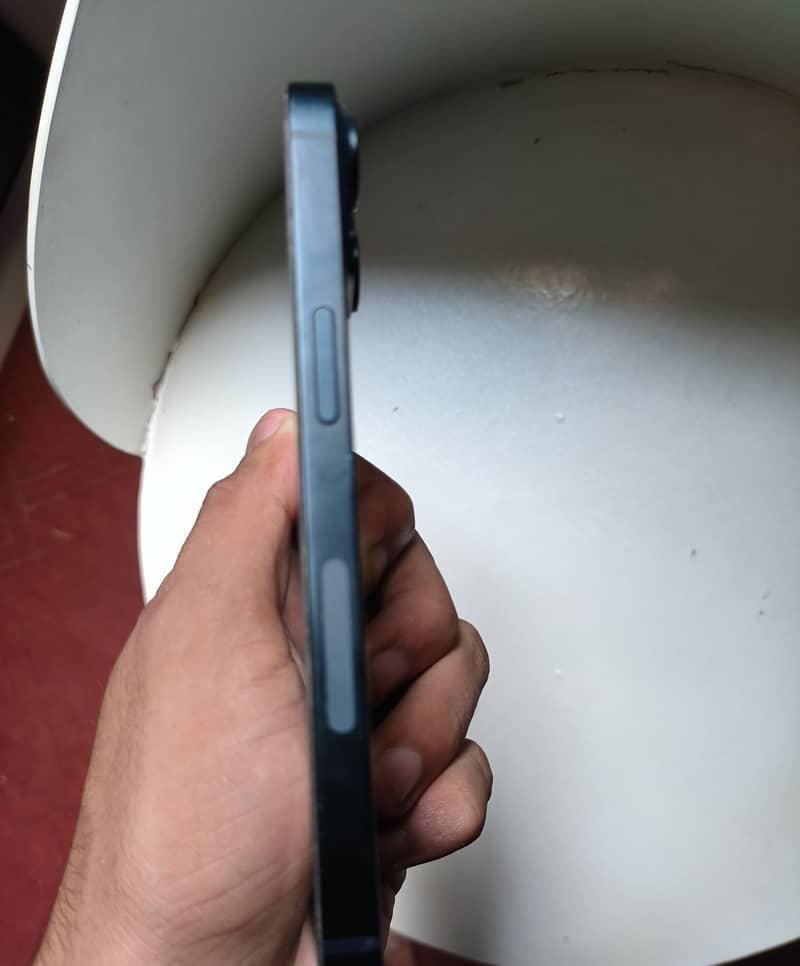 iPhone 14 4