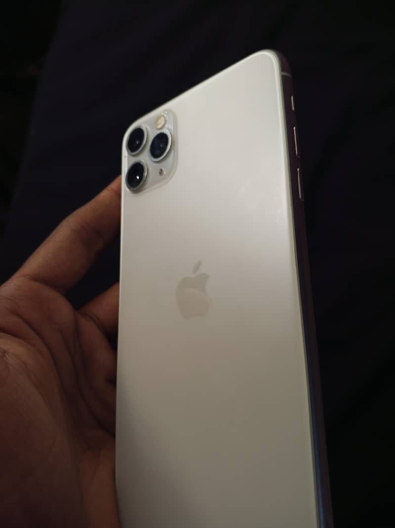 Apple iPhone 11 Pro 1