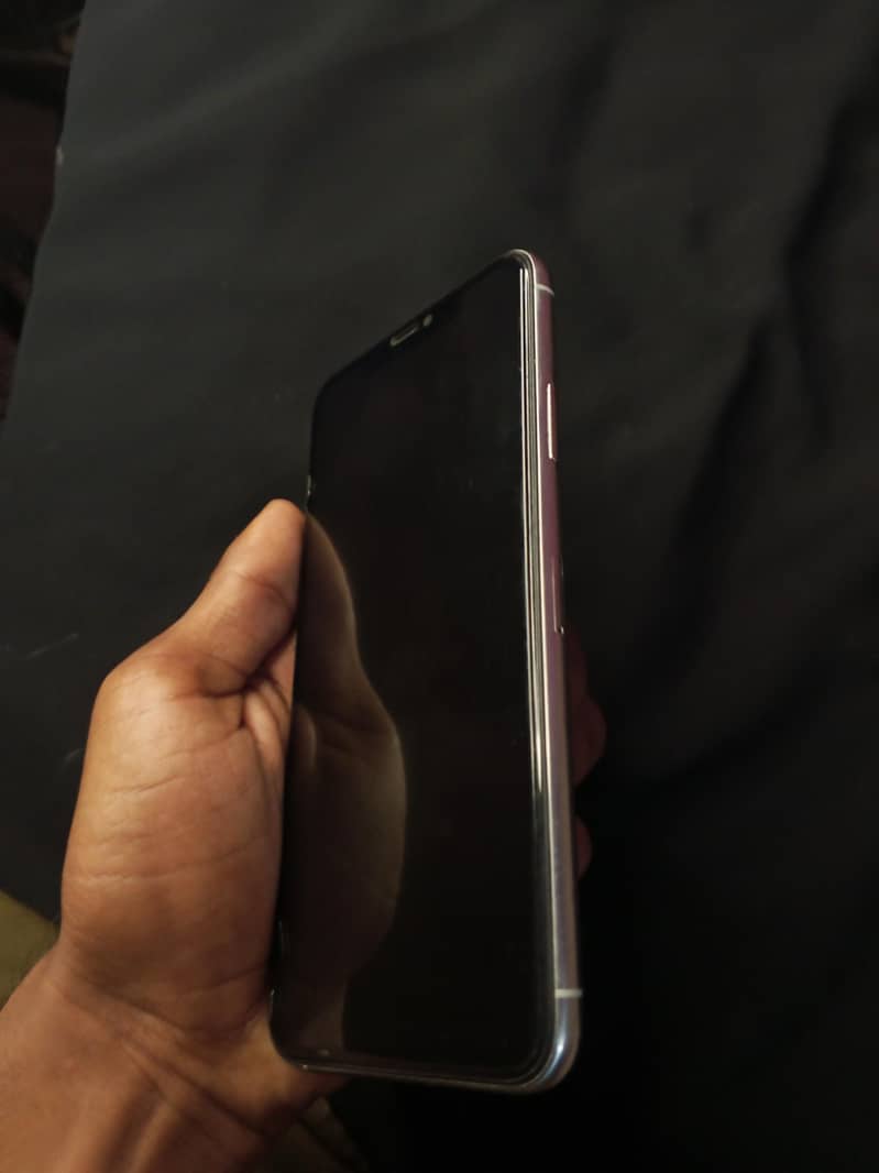 Apple iPhone 11 Pro 2