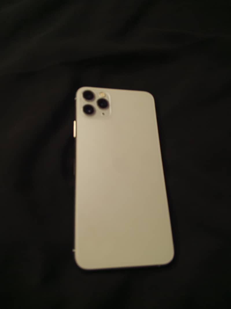 Apple iPhone 11 Pro 3