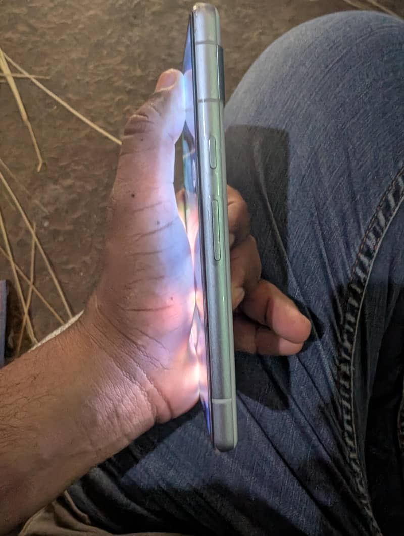 Google Pixel 7a 5