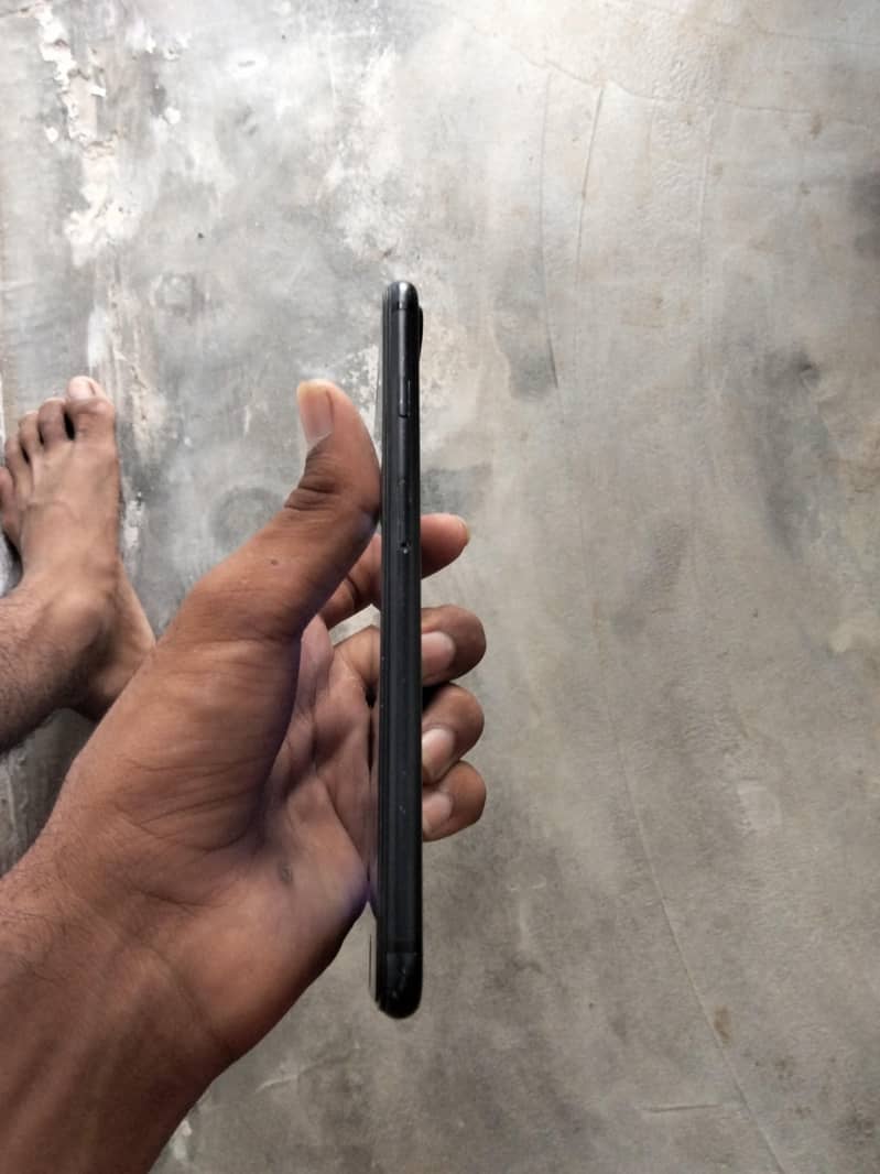 Apple iPhone 7 Plus 0