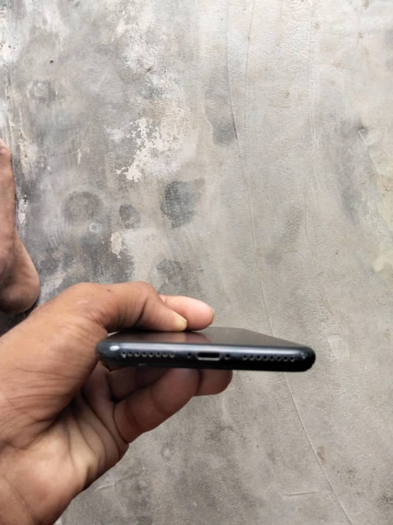 Apple iPhone 7 Plus 2